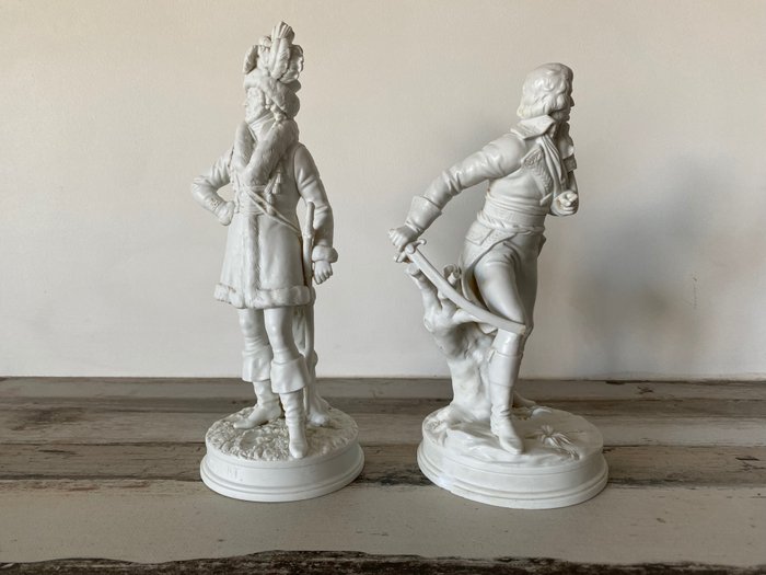 Capodimonte - Escultura, généraux de Napoleon - 24 cm - Porcelana