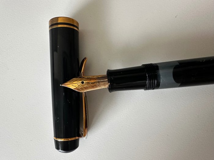 百利金 - M250 black F nib - 钢笔