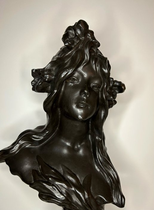 After Emmanuel Villanis - 雕塑, Iris - 54 cm - 黄铜色 - 1970