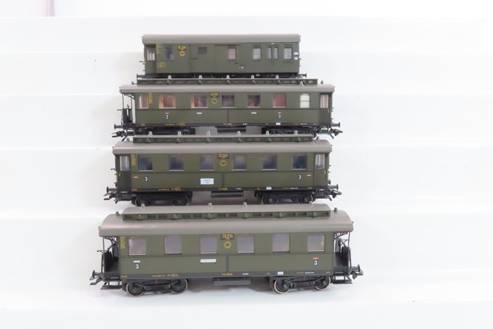 Trix H0 - 24353 - Set Machetă tren transport călători (1) - Set cărucior de pasageri din 4 piese „Langenschwalbacher” - DRG