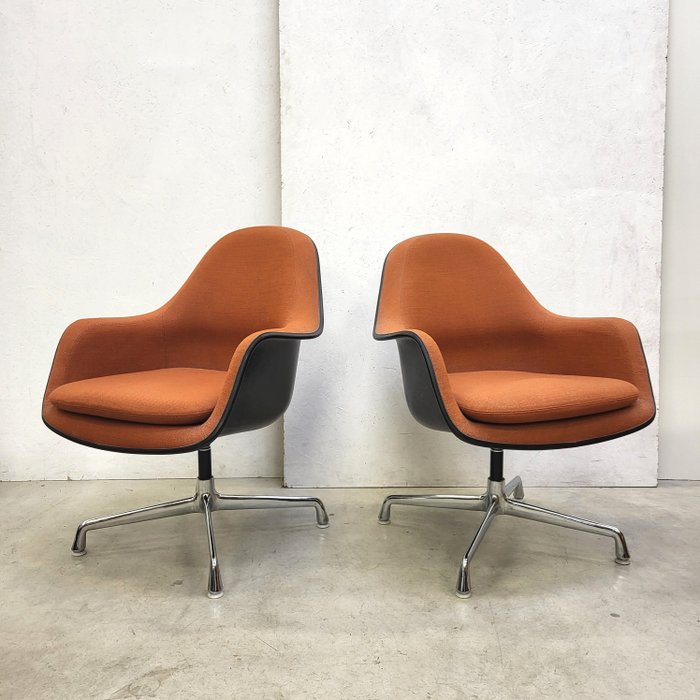 Herman Miller - Charles Eames - Chaise (2) - Chaise à coussin ample - fibre de verre