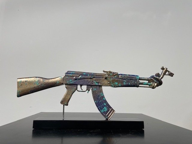 Van Apple - Art Against War - AK-47 Gold