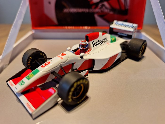 Spark 1:43 - 1 - Miniatura de carro de corrida - Footwork Mugen FA14 - 1993 - Jos Verstappen - Primeiro Teste de F1 no Estoril