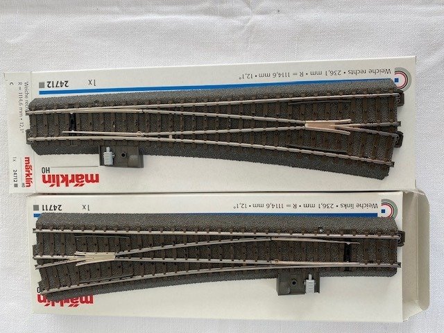 Märklin H0轨 - 24711/24712 - 模型火车车轨 (2) - 2个C轨数字开关