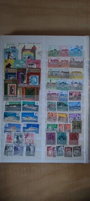 Europe  - Collection de timbres neufs et d'occasion sur 4 classeurs