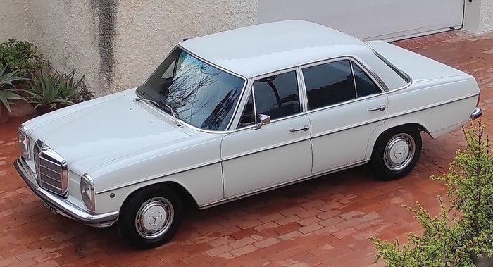 Mercedes-Benz - 220 W115 - 1971