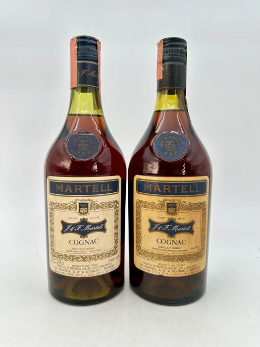 Martell - 3 Stars Cognac  - b. 1970-tallet - 700cc, 750cc - 2 flasker