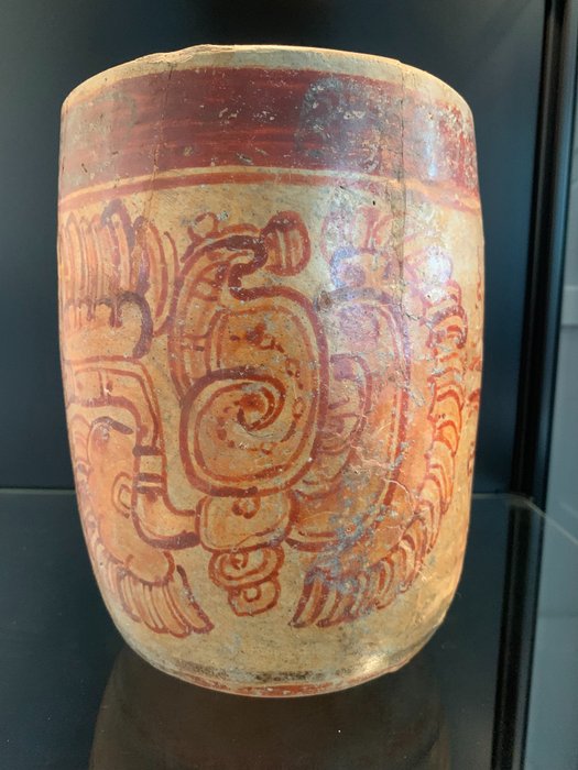 Kultura Majów Ceramika Cylinder z pierzastym wężem Majów Klasyczny okres Majów 600-900 n.e. Ex-Sotheby's - 19 cm