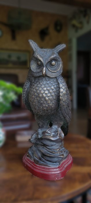 雕刻, Uil op sokkel - 39 cm - 銅（生綠銹）
