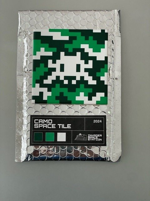 Space Invader (1969) - Kit Camo Tile Green White (sealed)