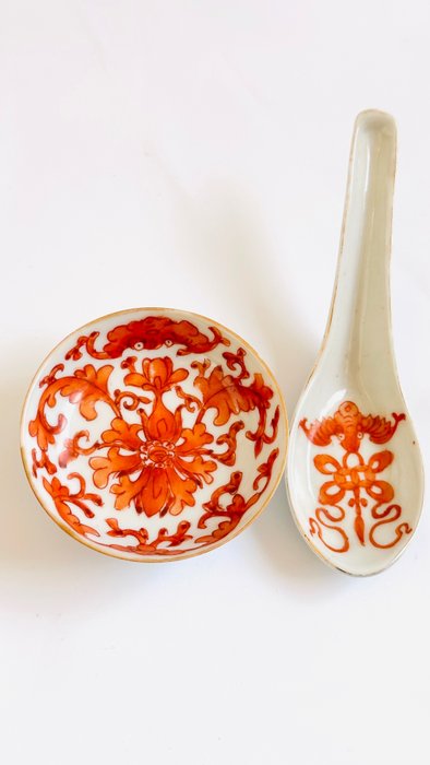 Coupelle avec une cuillère en porcelaine - Chine - Dynastie Qing (1644–1911)