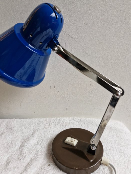 Lampa biurkowa - zabytkowa lampa biurkowa - metal, chrom