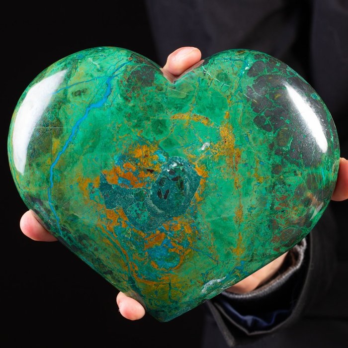 Laadukas kiillotettu Chrysocolla Heart Perusta. - Korkeus: 190 mm - Leveys: 150 mm- 2887 g