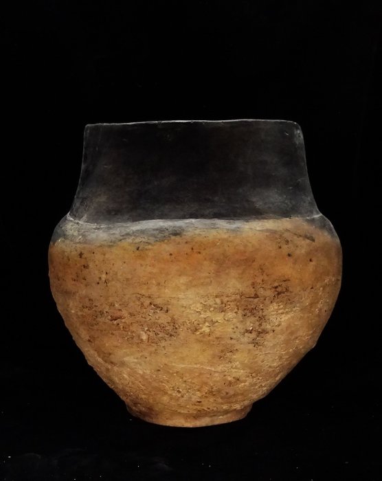Cultura movilei - Urnă cinerară preistorică de teracotă foarte mare - Cultura Lusatiană - 1500 până la 800 î.Hr.