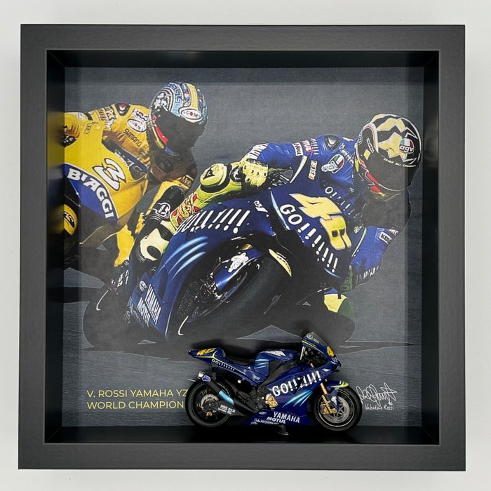 藝術品設計 - Yamaha - Valentino Rossi  #46 - Yamaha YZR-M1 #46 - Championne du monde 2004