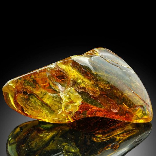Spektakulært! NATURLIG! Gold Baltic Amber, Østersjøen, Litauen Poleret - Høyde: 6.5 cm - Bredde: 2.7 cm- 20 g
