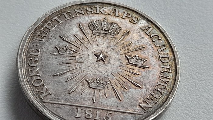 瑞典. Silver award medal 1815 - "För Efterkommande" (for the descendants) Royal's academy of science/Error. Dobble 5 and K.  (没有保留价)