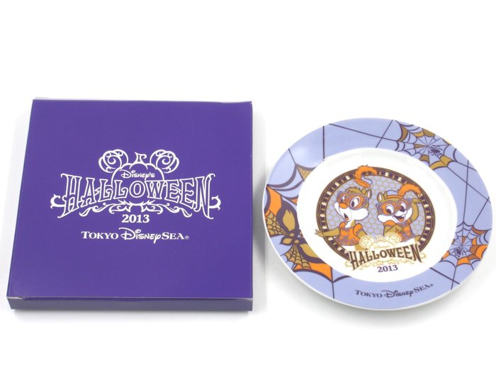 Tokyo DisneySea Hotel MiraCosta Chip 'n Dale Chip and Dale Halloween Limited Distribution Novelty Plate Dish Japan - 2013