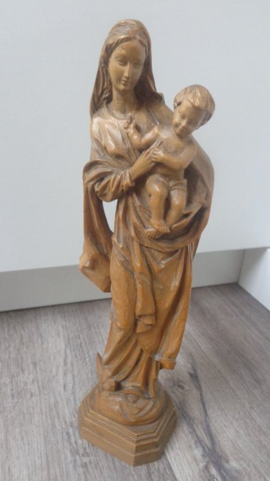 Utskjæring, Alte Holzfigur Heiligenfigur Madonna , Maria Mutter Gottes mit Jesu Kind auf dem Arm - Heiligenfigur - 27 cm - Tre