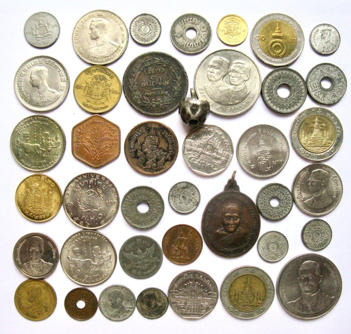 Thailand (Siam). Collection of 39 various coins including silver Bullet Money + old Temple Medal  (Zonder Minimumprijs)