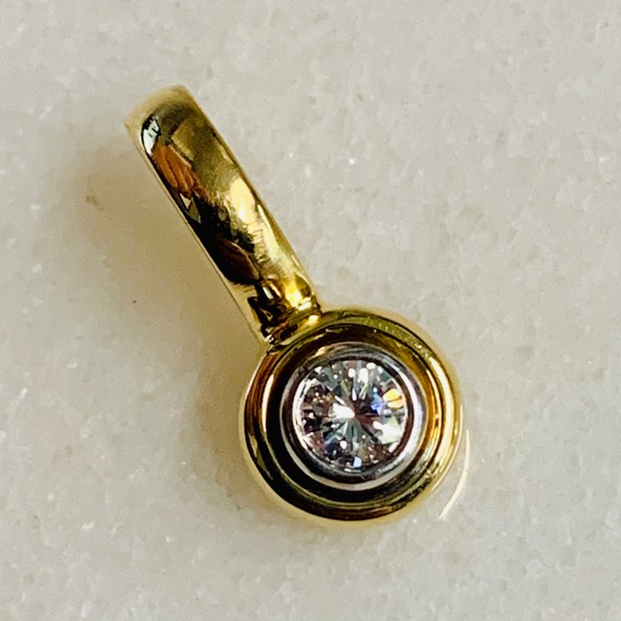 Pingente - 18 K Ouro amarelo -  0.20 tw. Diamante  (Natural) 