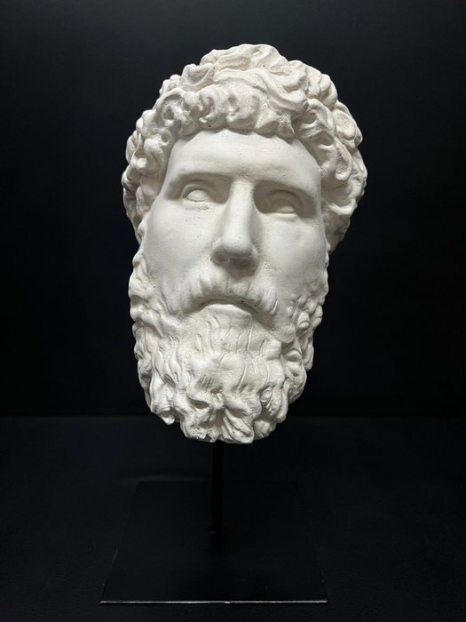 Skulptur, Testa di Lucio Vero - 36 cm - marmorstøv