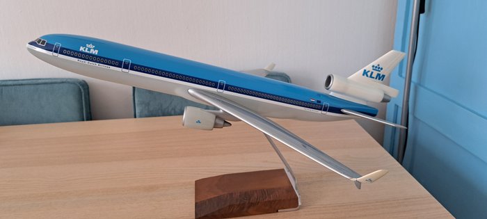 Pacmin - Model plane - KLM McDonnell Douglas MD-11