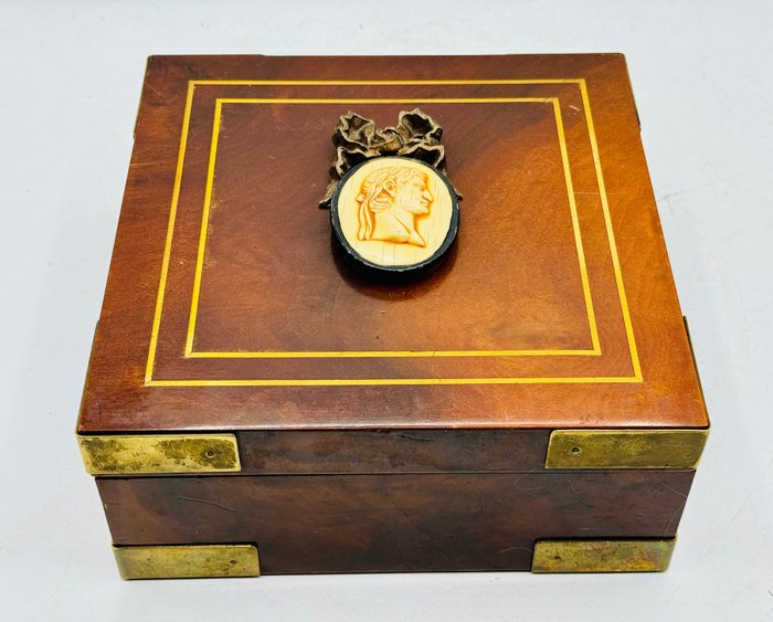 箱 - 皇帝客串 - 木, 樹脂/聚酯, 黃銅