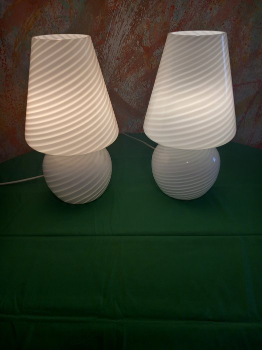Lampada da tavolo (2) - vetro di Murano
