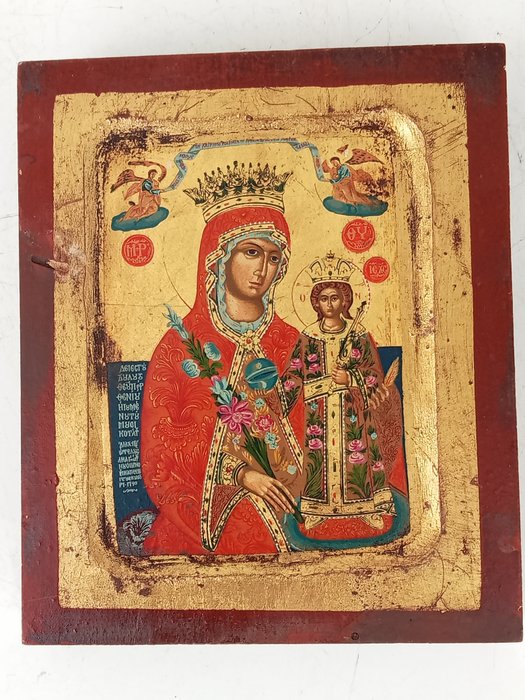 标志 - 木板上画着东正教偶像“麦当娜与圣婴耶稣”