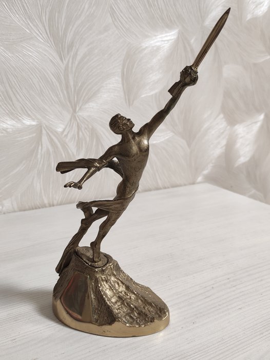 雕塑, Bronze sculpture “Path to the Stars” produced by the Black Sea Shipyard, USSR, 1950-1970. - 260 mm - 黄铜色
