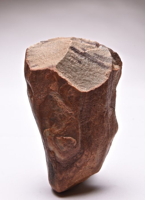 旧石器时代的砍伐工具 石英岩 斧