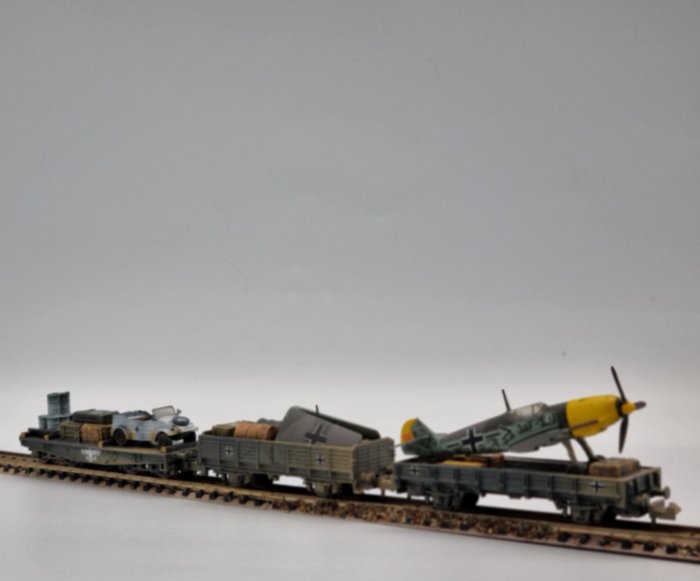 Roco, Arnold N轨 - 模型火车 (3) - Wehmacht - 使用梅塞施密特 Bf 109E 和 VW Kübelwagen 进行飞机运输 - DR (DRB)