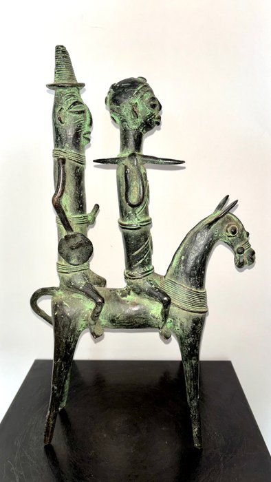 雕刻, Cavalier à cheval avec sa monture - 41 cm - 青銅色