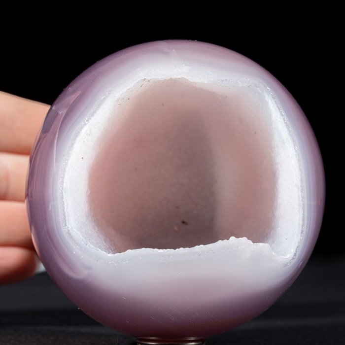 独家 - 天然白色/紫色阿加塔与水晶晶洞球 - 顶部 高品质白玛瑙球体，配有石英晶洞 - 高度: 87.5 mm - 宽度: 87.5 mm- 600 g
