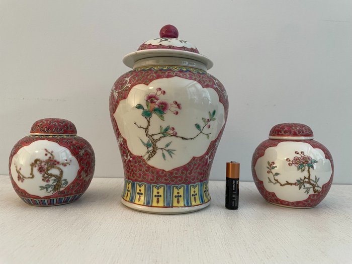 Vase mit Deckel - Porzellan - China  (Ohne Mindestpreis)