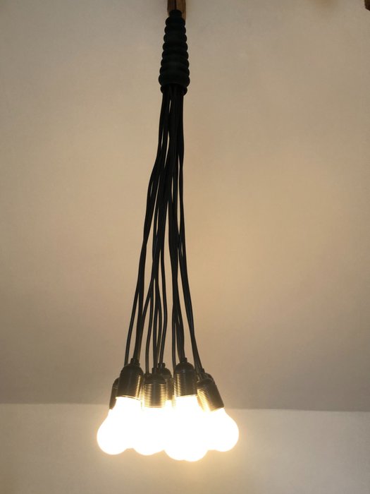 Leitmotiv - Leonne Cuppen - 灯具 - 束灯 - 橡胶、绳索和灯
