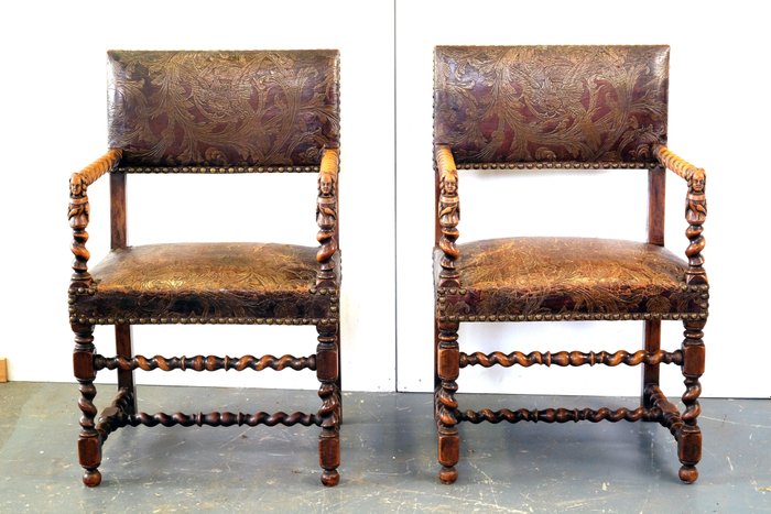 扶手椅子 (2) - 套装 twee stoelen - 皮革, 胡桃木