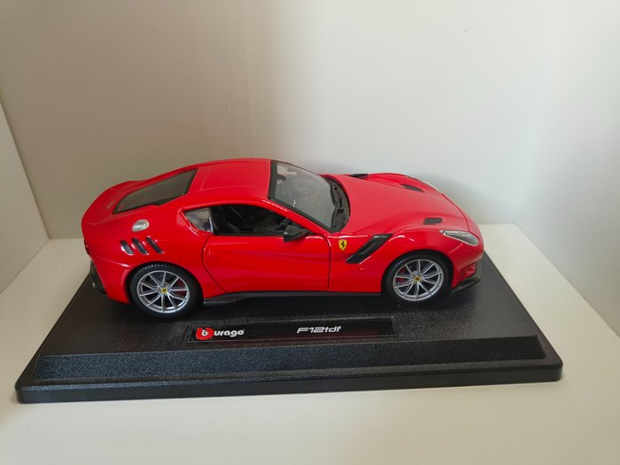 Bburago  - Játékautó Ferrari F12 TDF - 2010-2020 - Olaszország