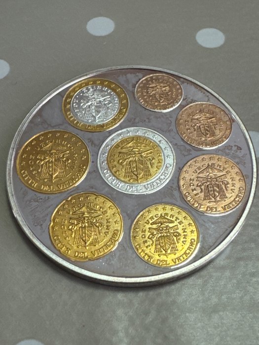 Vatican. Silver medal 2005 Die ersten Euromünzen von Vatikan mit 24kt Goldapplikation, 1 Oz (.999)  (Fără preț de rezervă)