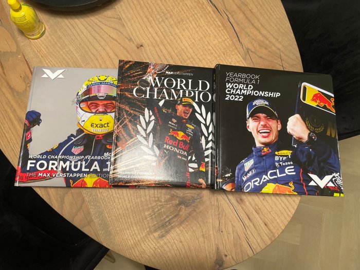 Red Bull Racing - Max Verstappen - 2019 - Sports book 