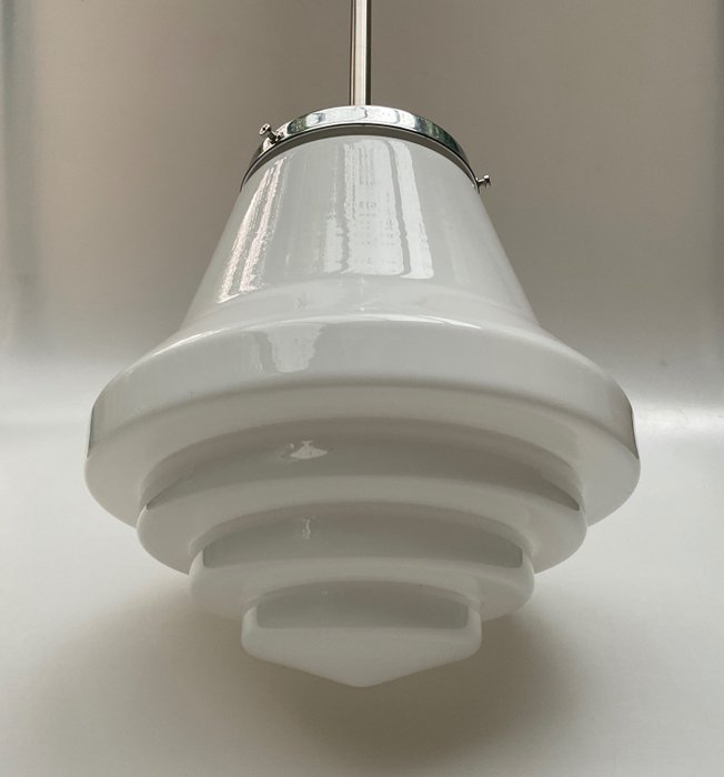 Lampe à suspendre - suspension chromée en verre opalin