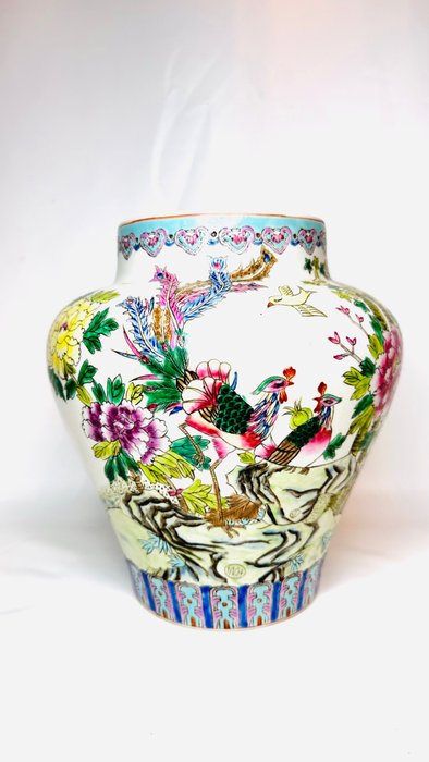 Porselensvase - famille rose - Kina - Tjuende århundre
