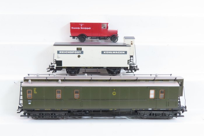 Märklin H0 - 4329 - Conjunto de vagones de tren de mercancías a escala (1) - Set de 3 piezas "Reichspost" que incluye un vagón de mercancías cerrado de 2 ejes con garita de - DRG