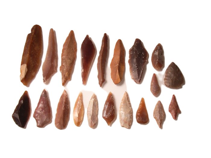 Neolittisk Arrowheads and Knife Blades Collection II fra Neolithic Stone Age Flint (20) Pilspiss