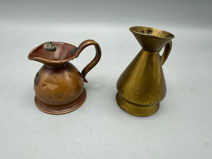 twee 19e eeuwse inhoudsmaten - Liquid measure - Copper - 1800-1850