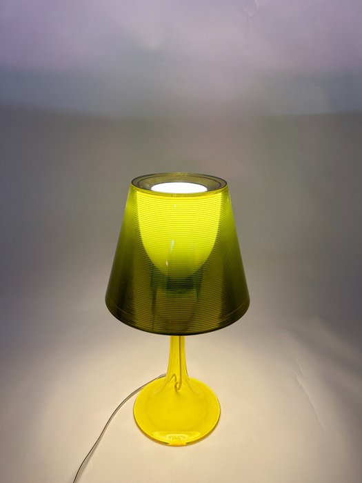 Flos - Philippe Starck - Lámpara - Señorita K - Plástico
