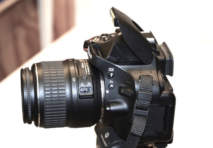 Nikon D5100 + AF-S 18-55 数码相机