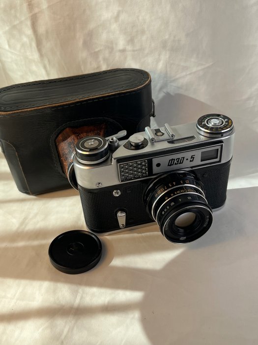 FED Model 5  ( F220 ) 1977 - 1990 Meetzoeker camera  (Zonder Minimumprijs)