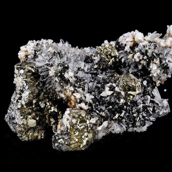 MUSEUM Pyrit, Arsenopyrit, Marmatit Quarz und Calcit aus dem Kosovo - Höhe: 23.4 cm - Breite: 13.6 cm- 2783 g